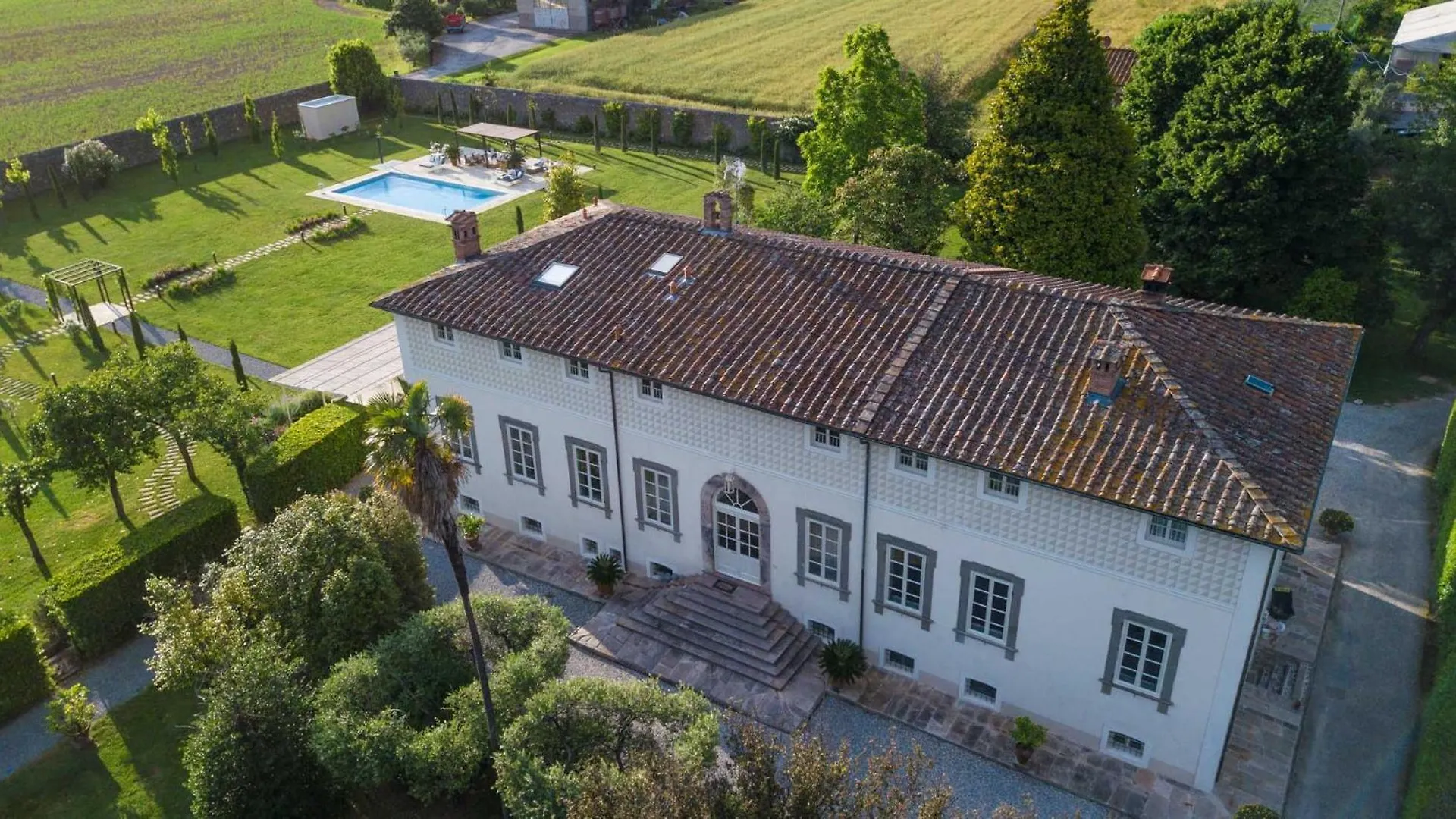Villa Hugo, Understated Luxury 5 Bedrooms Villa Lucca 0*,
