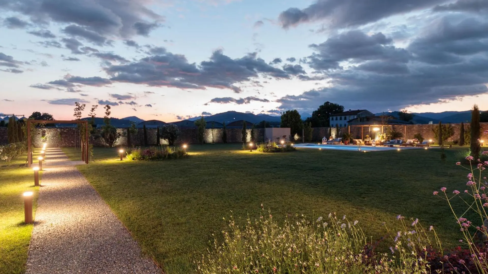 Villa Hugo, Understated Luxury 5 Bedrooms Villa Lucca 0*,  Italy