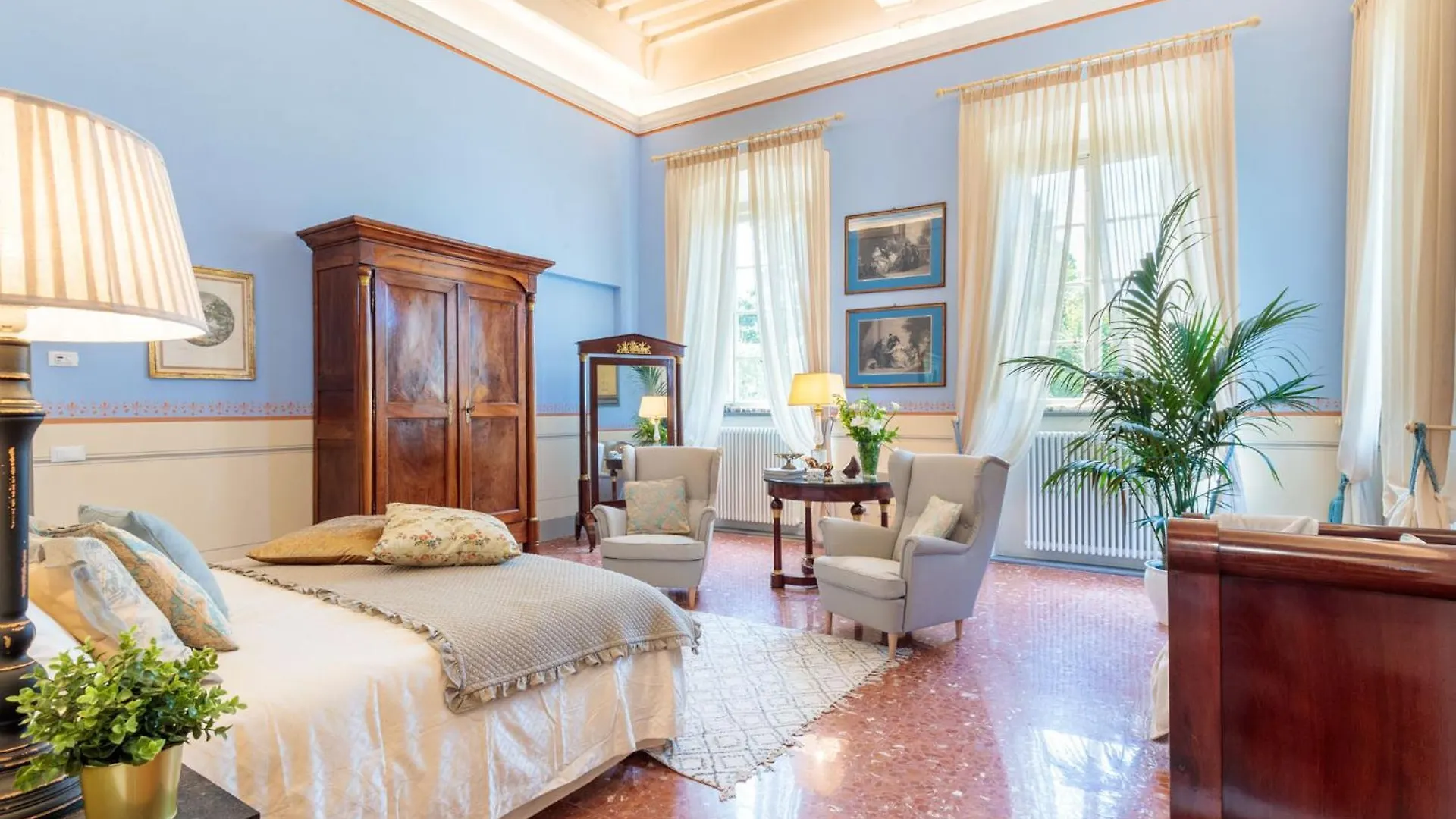 Villa Hugo, Understated Luxury 5 Bedrooms Villa Lucca Italy