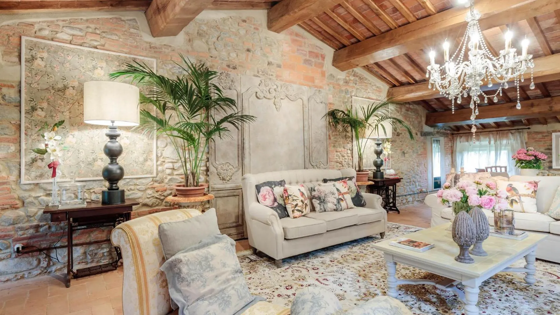 Villa Hugo, Understated Luxury 5 Bedrooms Villa Lucca